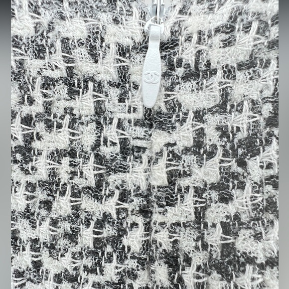 Chanel tweed dress - Picture 9 of 15